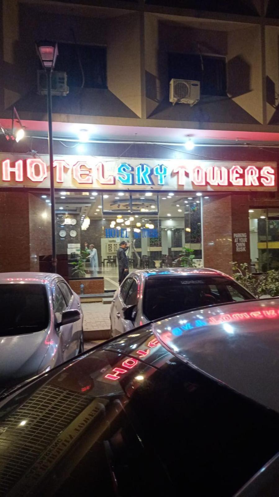 Hotel Sky Towers Karachi Exterior photo
